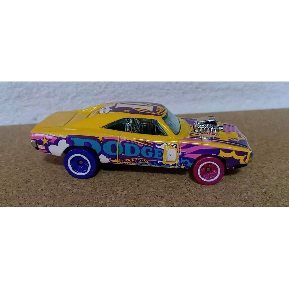 Hot Wheels 70s Dodge Charger Diecast 2020 Toy‎ Car